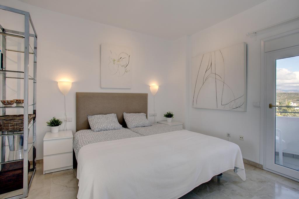 Sunny Golf Apartment Estepona Exterior foto